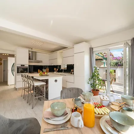 2 Bedroom Awesome In Vakantiehuis Selca (Brac)