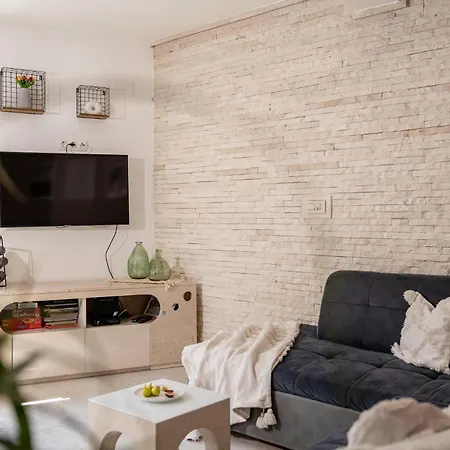 Будинок відпочинку 2 Bedroom Awesome In Селка