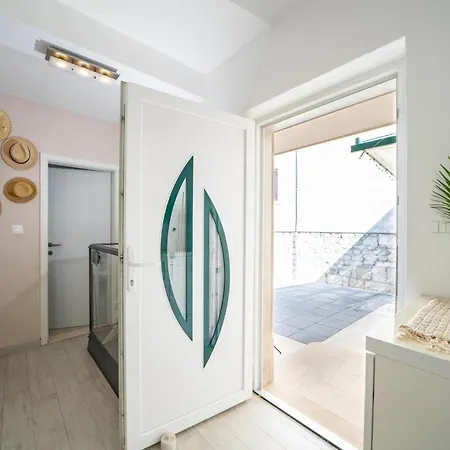 2 Bedroom Awesome In