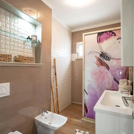 2 Bedroom Awesome In Vakantiehuis *